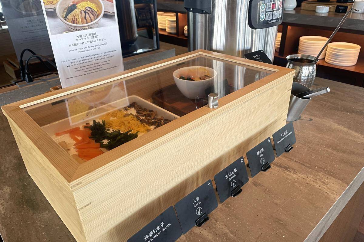 【那覇の穴場】ラウンジをフルに堪能する大人のご褒美ホテルステイ。「沖縄ハーバービューホテル」でリアルに過ごした1泊2日をレビュー。