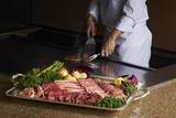 「鉄板焼ステーキにフォアグラも無限食べ放題。ロイヤルパークホテルのGW限定ランチブッフェがお得すぎる...。」の画像1