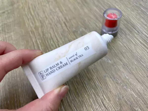 「【ALLダイソー】防災リュックにコレ入れて！「災害用コスメポーチ」を編集部員がガチで作ってみた」の画像