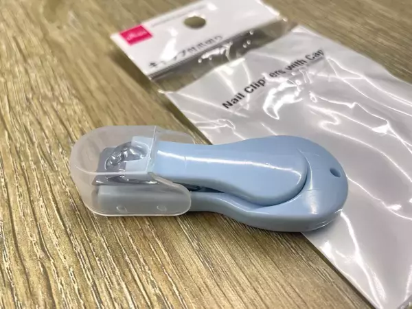 「【ALLダイソー】防災リュックにコレ入れて！「災害用コスメポーチ」を編集部員がガチで作ってみた」の画像