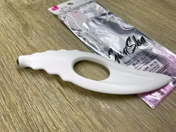 「【ALLダイソー】防災リュックにコレ入れて！「災害用コスメポーチ」を編集部員がガチで作ってみた」の画像