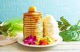 「【Eggs'n Things】ビジュが最強すぎ♡高〜く積み重ねたスペシャルなパンケーキ「16 Stack Pancakes！」が食べられるのは3月19日まで。」の画像1