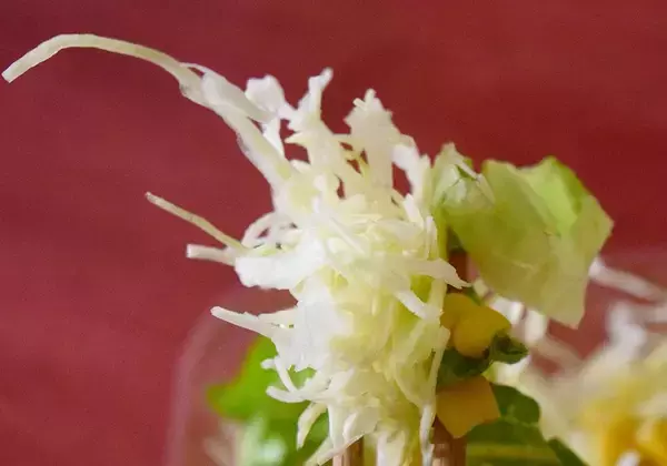 「コンビニ「ツナコーンサラダ」食べ比べ！似てるけどセブン・ローソン・ファミマで違いはあるの？《実食レポ》」の画像