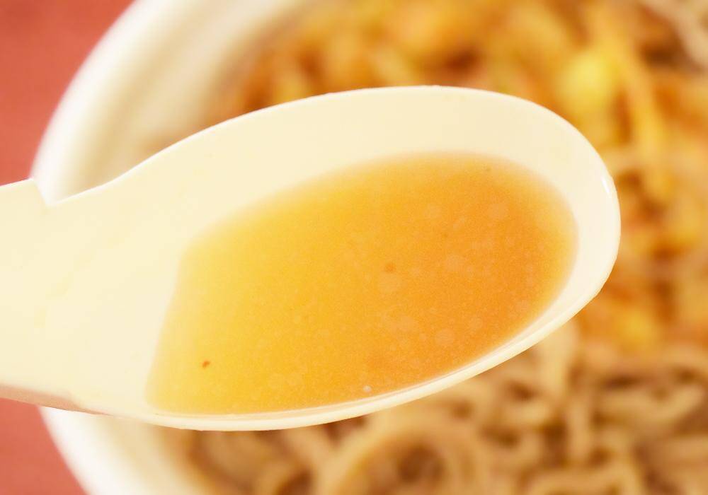 コンビニ「かき揚げそば」比較！セブン・ファミマ・ローソンで味わいはどう違う？《実食レポ》