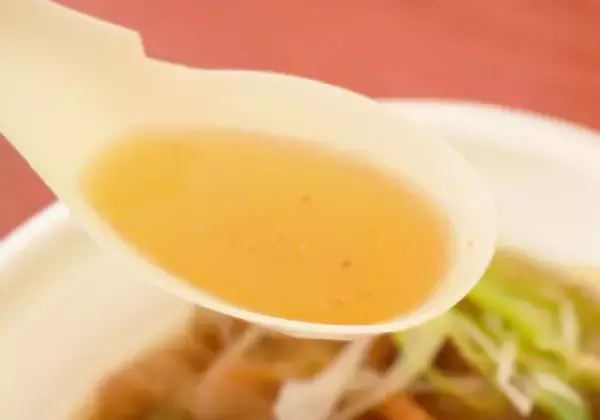 「コンビニ「かき揚げそば」比較！セブン・ファミマ・ローソンで味わいはどう違う？《実食レポ》」の画像