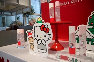 【12月25日まで】キティだらけで"かわいい"が大渋滞！オルビスの体験型施設でファン必見の限定ガチャも。《編集部レポ》