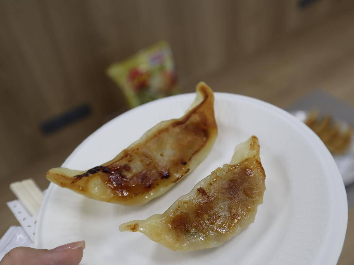 フライパン不要でここまで？焼かないギョーザの進化が思ったよりすごい......。《実食レポ》