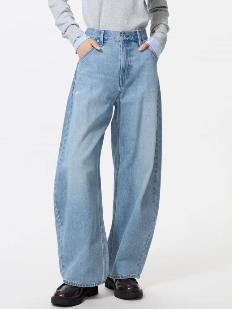 【ユニクロ最新チラシ】ジーンズも無地Tも特別価格に。今週は人気の大人カジュアル服がお買い得。