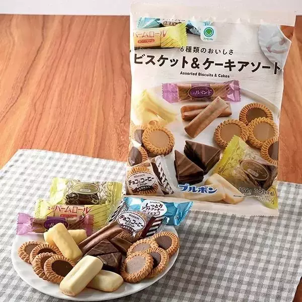 「ファミマ社員が本気で選んだ！お花見に持っていきたい最強フード＆ドリンクまとめ」の画像