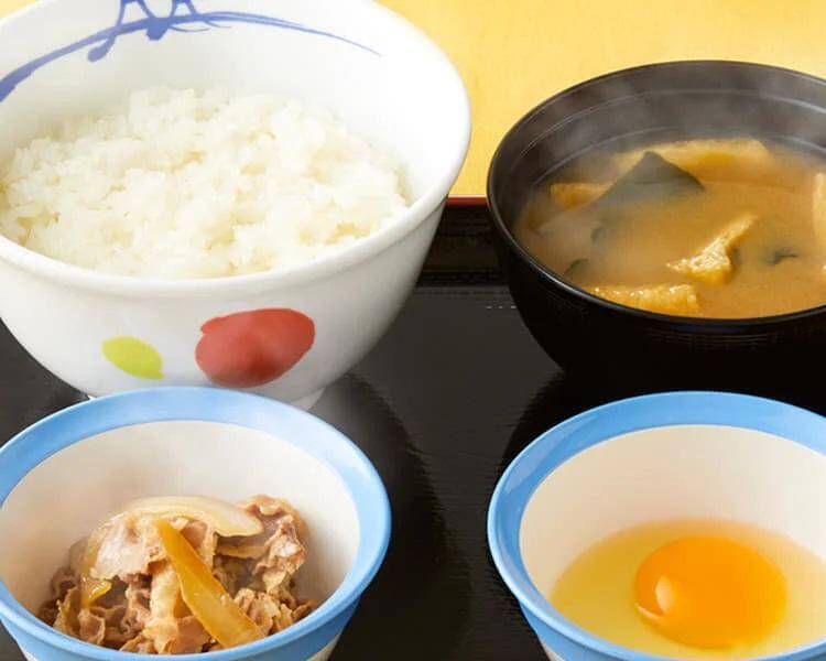 松屋・なか卯・すき家・松のや...ぜーんぶ300円以下で食べられる。コスパ最高の朝食まとめ。
