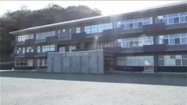 152年の歴史継ぐ一歩　佐渡の伝統校が統合「友達が増えてうれしい」　児童93人が新たな校歌を合唱　新潟県佐渡市 相川小学校