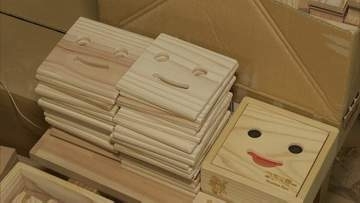 切り出された“丸太”が暮らしを支える道具へ　新潟・村上の杉を活かす木工職人の手仕事と高校生が知った「森のカッコよさ」【森を守ること・第3話】