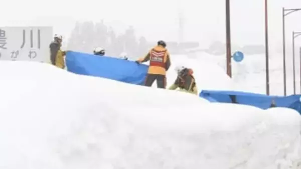 除雪中に水路に流されて2人不明　近くの川で男性2人を発見も心肺停止の状態　警察が身元確認進める　新潟県十日町市