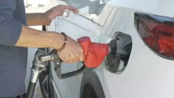 「売れば売るほど赤字」独立系ガソリンスタンド悲鳴「ガソリン販売中止」を決断　選挙カーレンタル事業も…アクリル板50％値上げ　「四面楚歌、八方ふさがりです」中東情勢悪化で事業継続の危機に