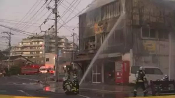 建物が立ち並ぶ場所で店舗兼住宅が全焼　帰宅時間と重なり周囲は騒然　島根県松江市のJR乃木駅前