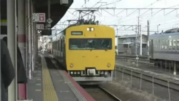 旧国鉄型車両115系「食パン電車」がラストラン…「急すぎて寂しい」「全てにおいて最高の車両」　別れ惜しむ名物駅弁「吾左衛門寿し」復刻版も
