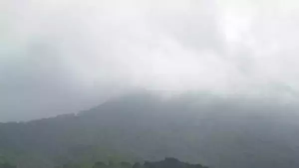 「眼鏡が木の枝に当たって割れ、顔を出血して視界が悪くなり下山できない」国立公園大山を登山中の70代男性が遭難、3日目も捜索活動続く　登山届未提出、電話に応答なく身元もわからず