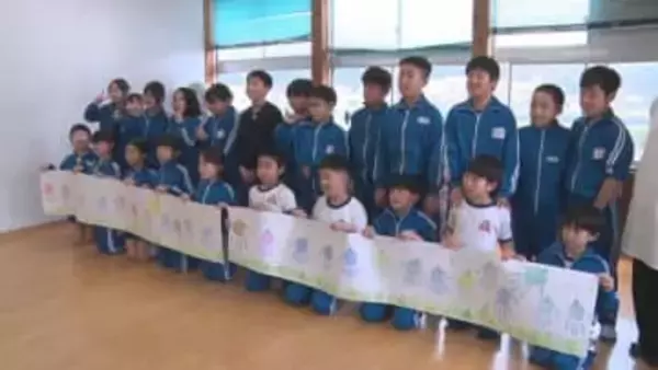 校舎との思い出に手形アート　150年以上の歴史を持つ島根県浜田市の小学校が移転
