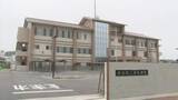 「高校の下駄箱から女子生徒のスニーカー1足(時価約5000円相当)を盗んだ疑い…50代会社員の男を逮捕　「高校には行ったけど靴は盗んでいない」容疑否認」の画像1