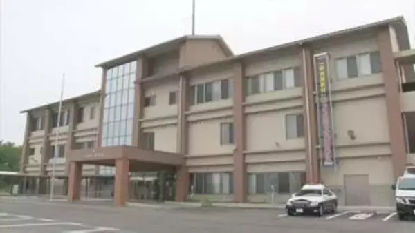 「現金約2000円が入った手提げ金庫がなくなった」　自身が勤める漁業関係施設に侵入し、手提げ金庫を盗んだ疑い…70代団体職員の男逮捕「私はやっていない」容疑否認