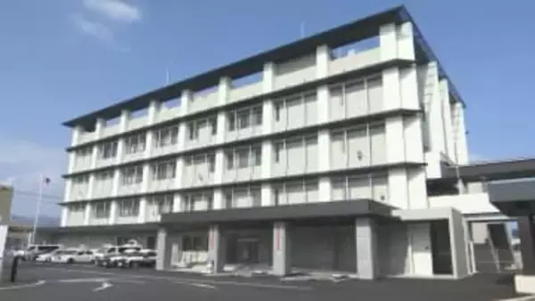 追突事故の被害にあった車は、なぜかその場を立ち去った…翌日に会社役員の男（37）が知人と共に自首　過去に免許取り消し…無免許運転容疑で逮捕