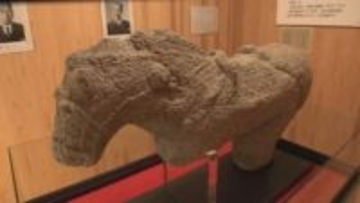 国指定重要文化財「石馬」を特別公開！「この一年、ウマく行くだろ。腹にストーンと落ちる。」知事もダジャレ２連発で馬力全開