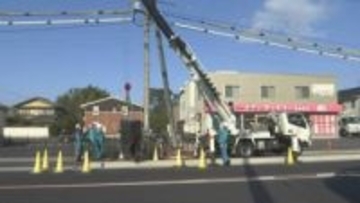 高齢男性運転の軽乗用車が路上変圧器機に衝突　助手席の妻が死亡　付近は停電の影響も　島根県松江市の国道9号