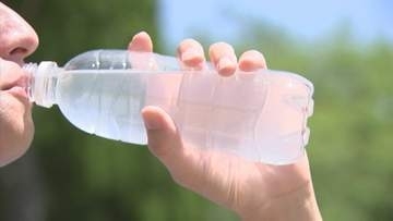熱中症対策のつもりで清涼飲料水を飲んだら…「ペットボトル症候群」に注意　夏バテ症状に似ているものの、重症化すると意識障害・昏睡状態…命に関わる危険も　正しい水分補給のポイントとは？