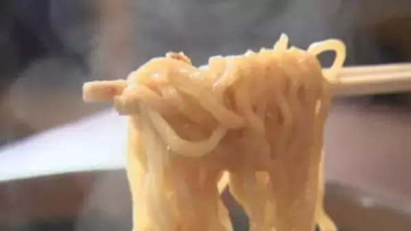 熱々の「年越しそば」や「ラーメン」を食べると「鼻水出る」のはなぜ？　耳鼻科医に聞くと、納得の「体のメカニズム」が…対策はある？