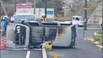 【速報】車が横転し炎上…大田市で交通事故　2人を救急搬送　国道9号一時全面通行止め　島根県大田市