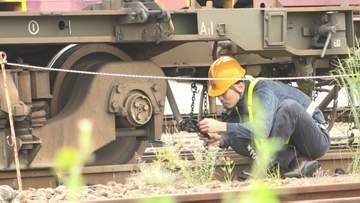 連休の2700人に影響　JR貨物の伯耆大山駅で入れ換え中の貨物列車が脱線　隣接線路通る特急などが運休など
