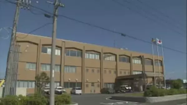 「金がないなら消費者金融から借りろ」路上で男性に因縁つけ脅迫し金を脅し取ろうとした疑い　会社役員の男(22)や女子中学生(14)ら5人を逮捕