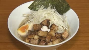 米子城跡の“タイ石”も乗っている　「牛骨米子城ラーメン」お披露目　大雪で被害を受けた「雪かぶりねぎ」で大山を表現