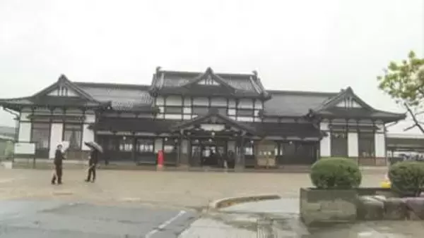 国の重要文化財「旧大社駅」100年前の駅舎が蘇る…5年間の修理終えリニューアルオープン　「三等待合室」、レトロな「切符売り場」…総事業費12億5000万円かけ復元された姿とは？