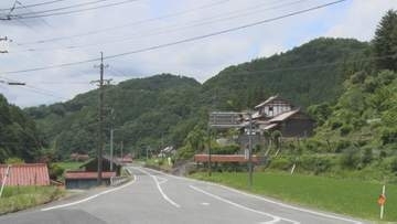 3年前には右目の眼球が飛び出す人身被害も…今年初のクマによる人身被害発生の島根・邑南町　不安広がる　この時期のクマは「繁殖期になるので、オスはメスを求めて活発に動いていきます」