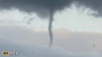 日本海の海上で複数の竜巻のようなものを確認…雷、強風、波浪注意報発表中　鳥取県鳥取市