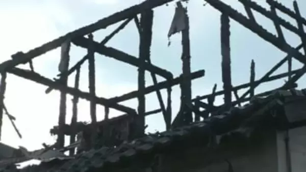 「建物2階から火が見える」米子市蚊屋で民家火災　親子3人暮らしか…息子が搬送され重症見込み