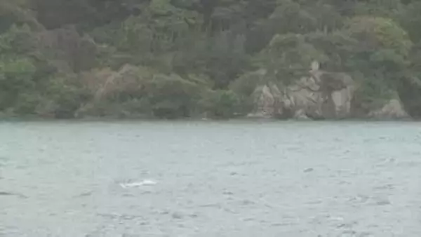 「ジーパンが漂着していた、人かもしれない」　岩場でうつぶせ状態の一部白骨化した遺体発見　年齢・髪型わからず…ジーンズのポケットにはスズキの車の鍵