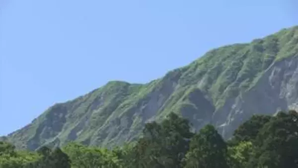 「眼鏡が木の枝にあたって割れて、視界が悪く下山できない」救助に向かうも発見できず…国立公園大山で山岳遭難　23日捜索隊と県警ヘリで捜索再開も…午前10時現在発見に至らず