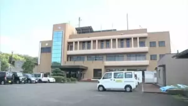 横断歩道を渡っていた高齢者を右折時に車ではね…高齢者は99日間の治療を要するけがで約3か月入院　事故から1年以上経て、車を運転していた役場職員を「戒告」の懲戒処分　鳥取県南部町