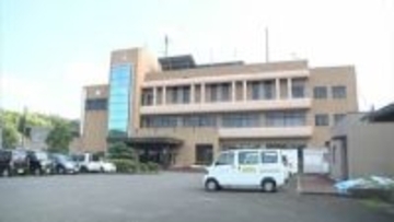 横断歩道を渡っていた高齢者を右折時に車ではね…高齢者は99日間の治療を要するけがで約3か月入院　事故から1年以上経て、車を運転していた役場職員を「戒告」の懲戒処分　鳥取県南部町