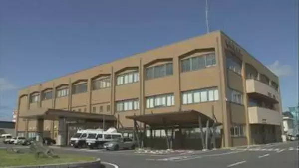 夏休み中の海水浴場で…「女性のトイレに男が入った」　住所不定の無職の男が女性用公衆トイレに侵入、監視員が目撃→現行犯逮捕