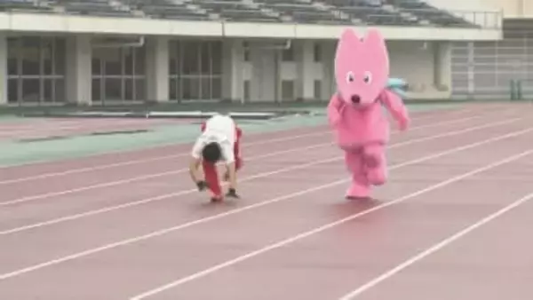 「最も速い100m四足走行」ギネス世界記録保持者が対決したのは…“妖精”　一体なぜ？　異色の30メートル走対決、勝負の行方は？
