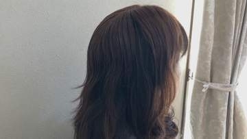 拡大続ける「ウィッグ市場」世代問わず人気のワケ　「ツヤツヤしているうちに伸ばしてバサッとカット…」注目の“髪の貯金”　自分の髪で作る“自毛ウィッグ”とは？