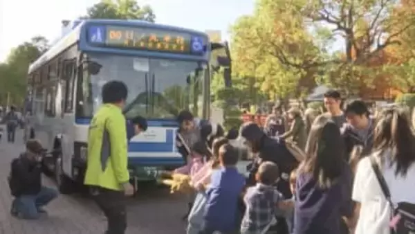 バスや鉄道など公共交通に親しんで　鳥取市でとっとり交通フェスタ　家族連れなどで賑わう