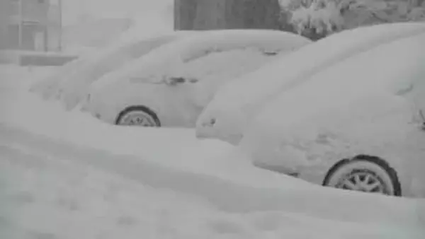 衆議院選挙の日に記録的な大雪　8日夜のはじめ頃にかけて雪が強く降る見込み　松江で平年比2000%超の積雪　気象台「不要不急の外出は控えて」