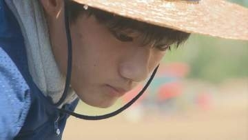 午前8時過ぎには30℃超　灼熱の畑でサッカー部がラッキョウ植え…なぜ？「しゃがんでいる体勢が太ももとか足が鍛えられるので…」鳥取・鳥取市