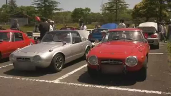 「ヨタハチ」「ハコスカ」「ハチロク」昭和の懐かしい車…「ハーレー」など大型バイクも　旧車好きたちが集結　貴重…昭和初めの「焼玉発動機」も【写真あり】