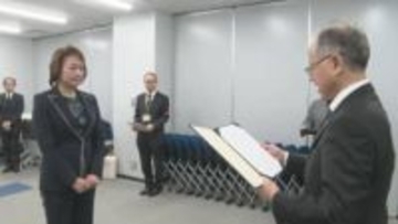 「国政でやるべきことをしっかりと取り組んで、答えを出していかないといけない」　衆議院島根1区で当選の高階氏に当選証書