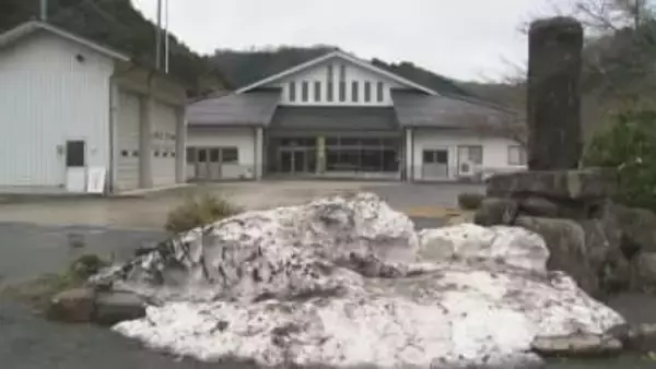 「居座り寒波」36年ぶり真冬の選挙への影響は？山間部を抱える選管にい聞いてみると…「道路にかいた雪が、掲示場の場所を塞ぐこともあるので…」